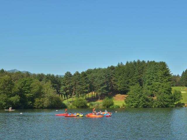 Découverte du kayak sur le lac de Lourdes