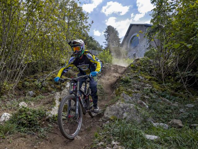 Descente sportive du Pic du Jer en VTT