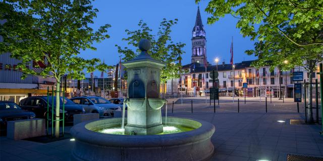 Fontaine place peyramale Lourdes
