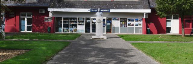 Square Foch, Lourdes Tourist Office