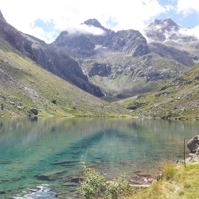 Lake Estom