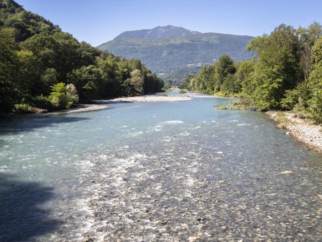 Le gave de Pau dans la vallée des Gaves