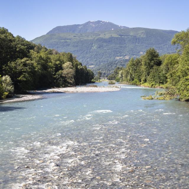 Le gave de Pau dans la vallée des Gaves
