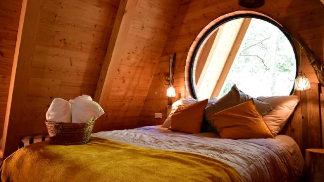 Cabane Perchee Lourdes Mont Perdu (1)