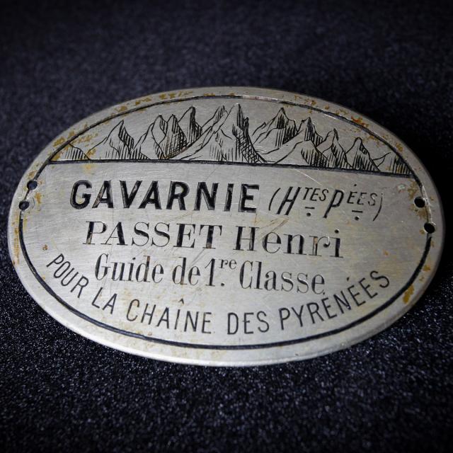 Plaque De Guide au musée pyrénéen de Lourdes