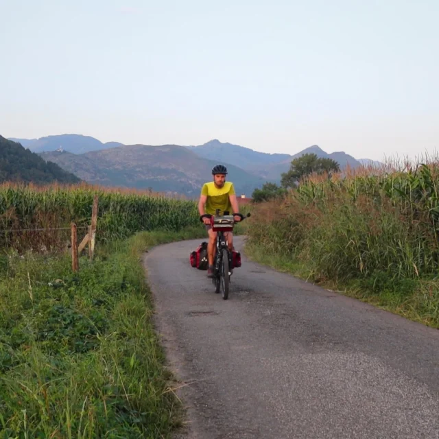 Sur les chemins de la V81 aux environs de Lourdes