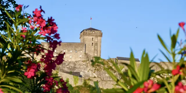Chateau 2 Lourdes X Le Temps Dun Week End 2025