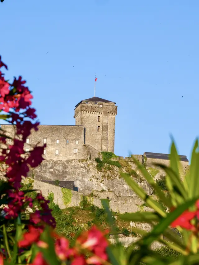 Chateau 2 Lourdes X Le Temps Dun Week End 2025