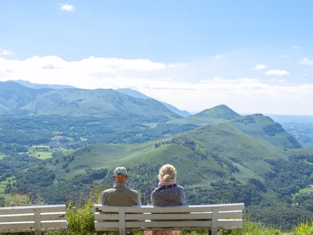 Couple Banc Panorama Pic Du Jer 1 ⓒpillter Otlourdes2024