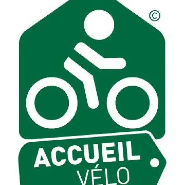 Accueilvelo logo 640x853 1